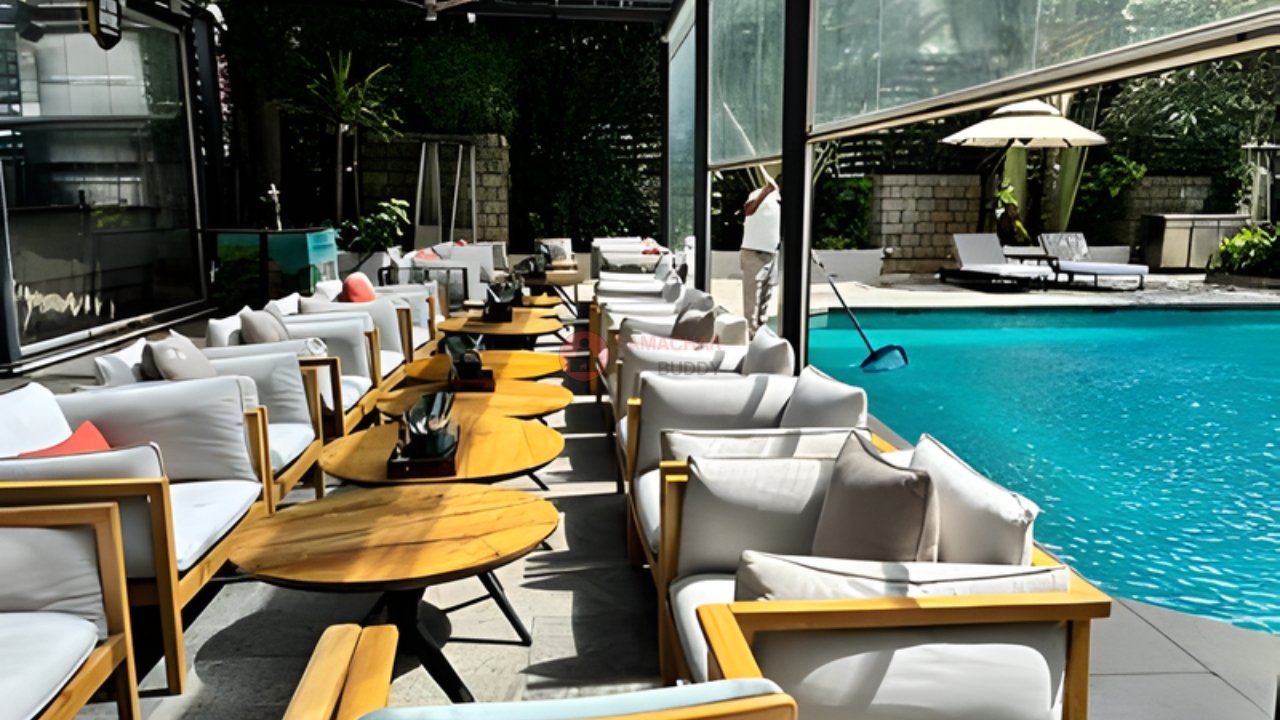 Indoor vs Rooftop Dining